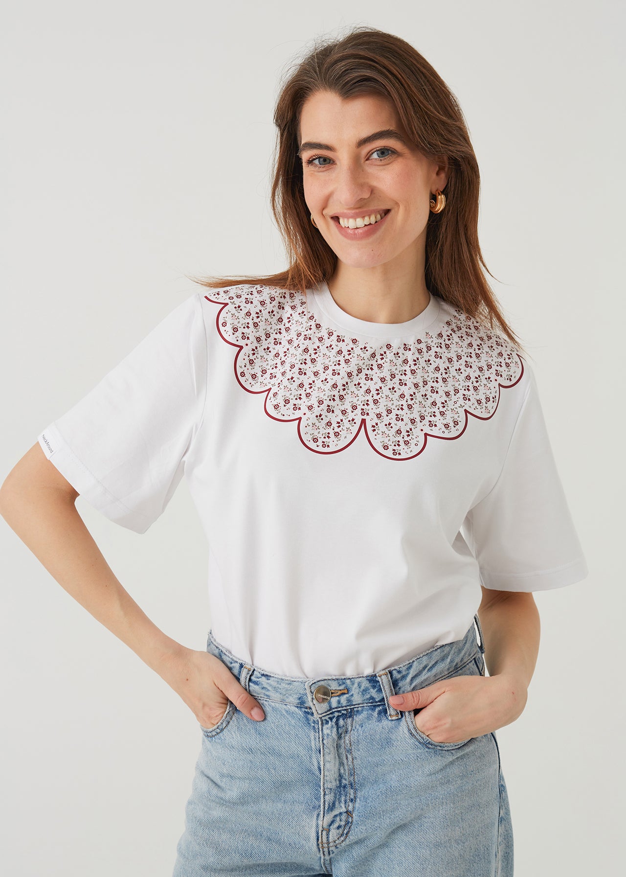 WYPRZEDAŻ ROZMIARÓW "RÓŻYCZKI", BIAŁY T-SHIRT