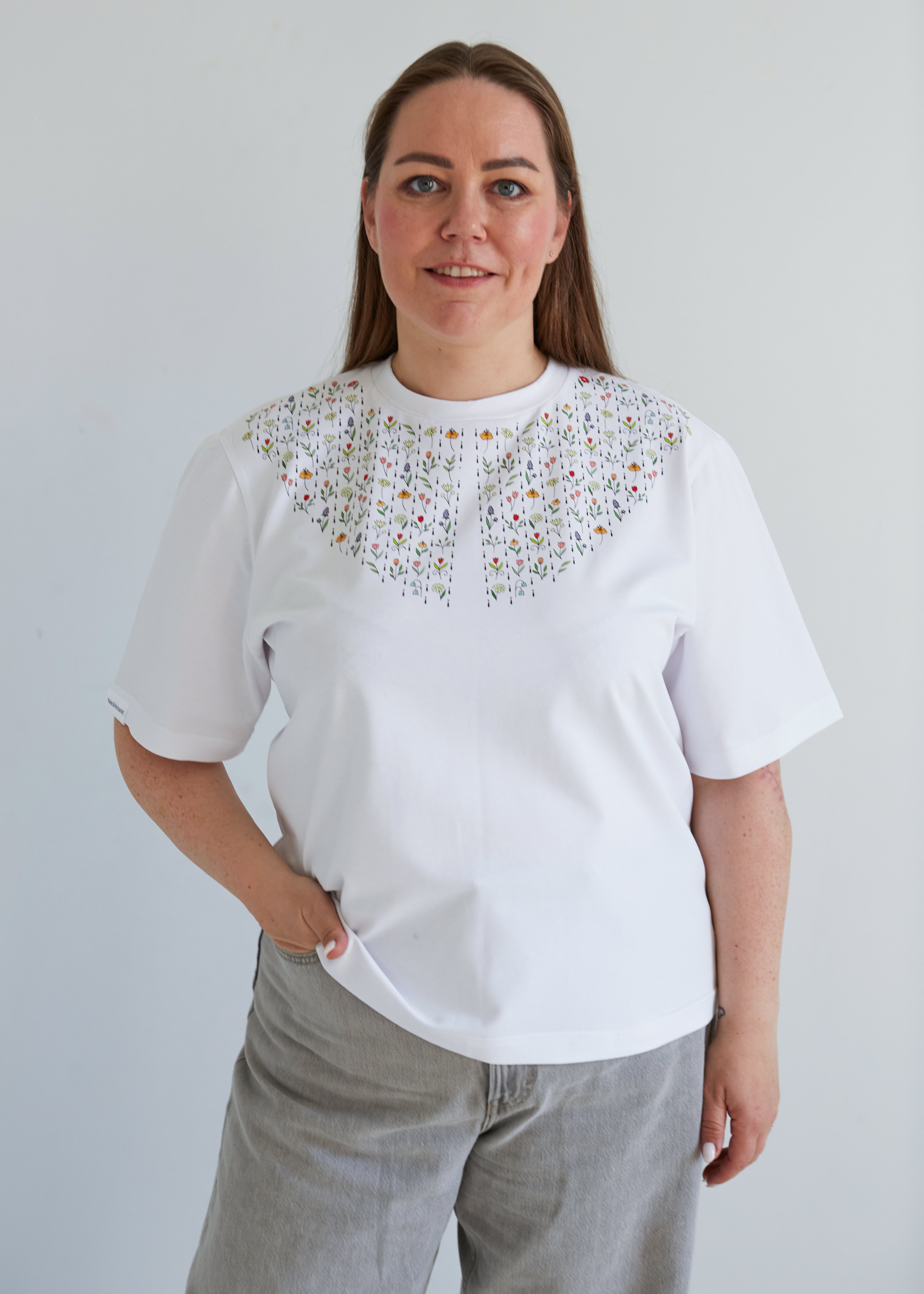 DUŻA WYPRZEDAŻ "MORZE KWIATÓW", BIAŁY T-SHIRT